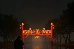 梅雨季节的信修复版封面：窗台边的信封与湿漉漉的玻璃
